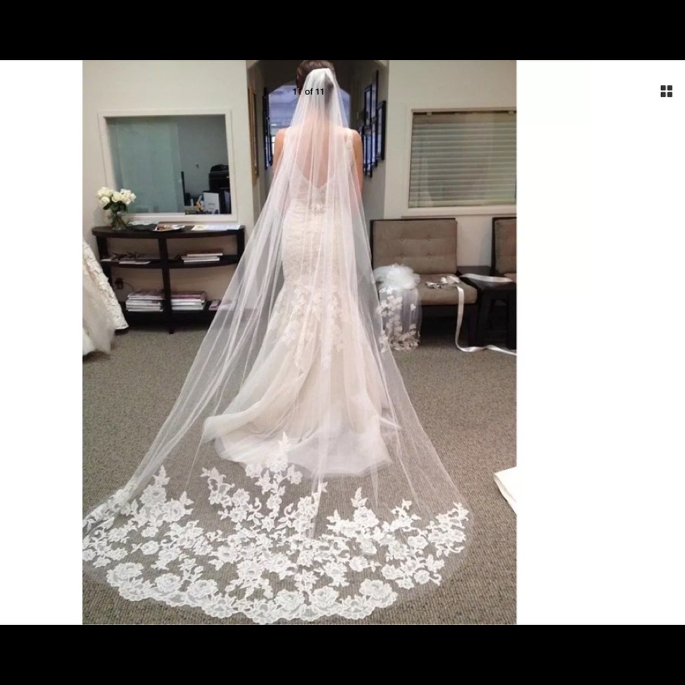 NWT  lace cathedral white veil